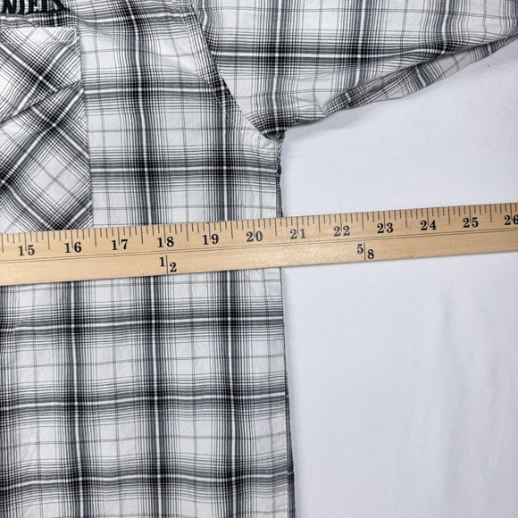 Wrangler Jack Daniels Shirt Mens M Gray Plaid Embroidered Bar Whiskey Pearl Snap - Picture 11 of 14